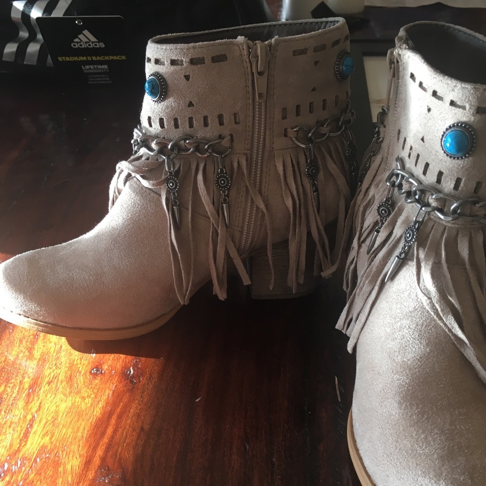 Ankle boots